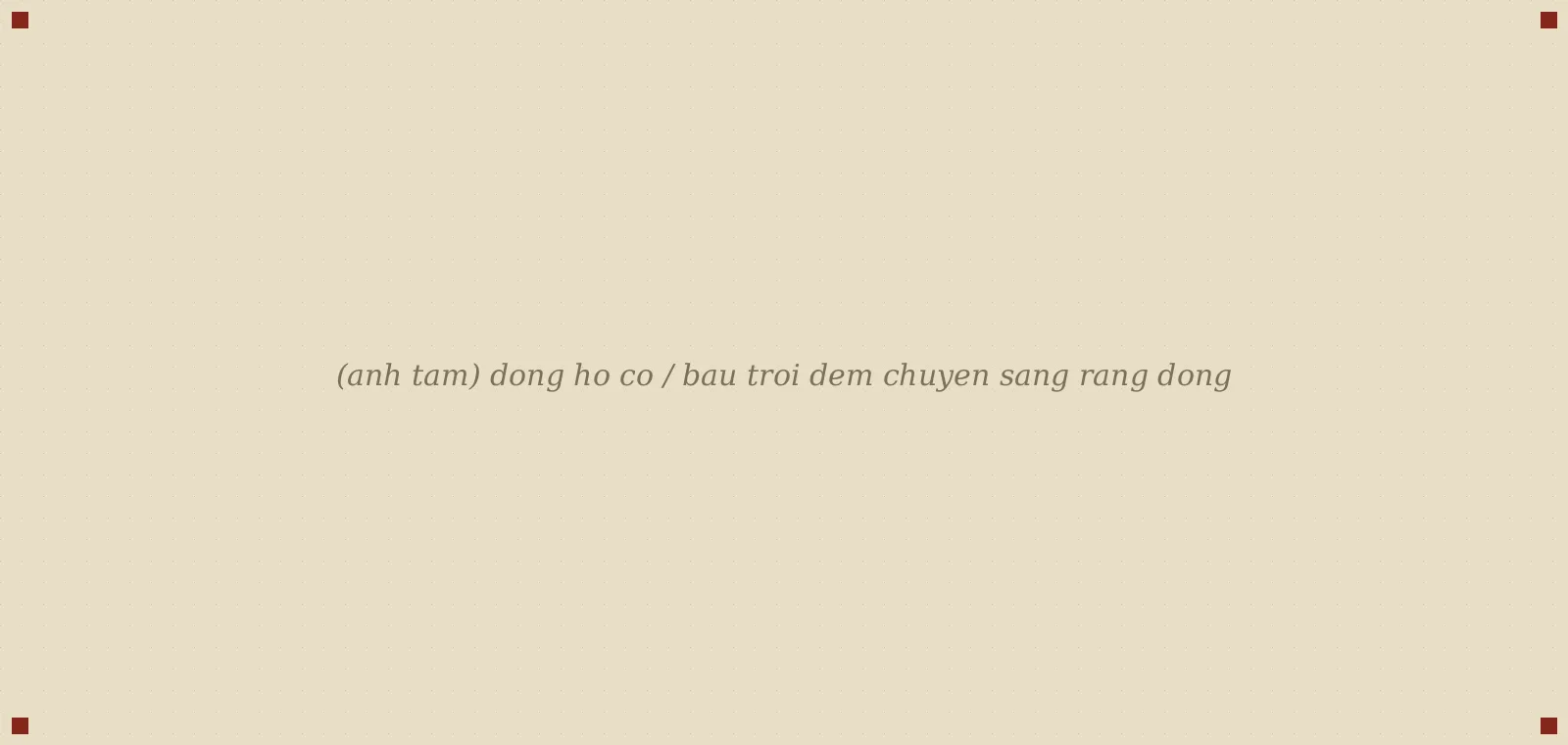 đồng hồ cổ / bầu trời đêm chuyển sang rạng đông